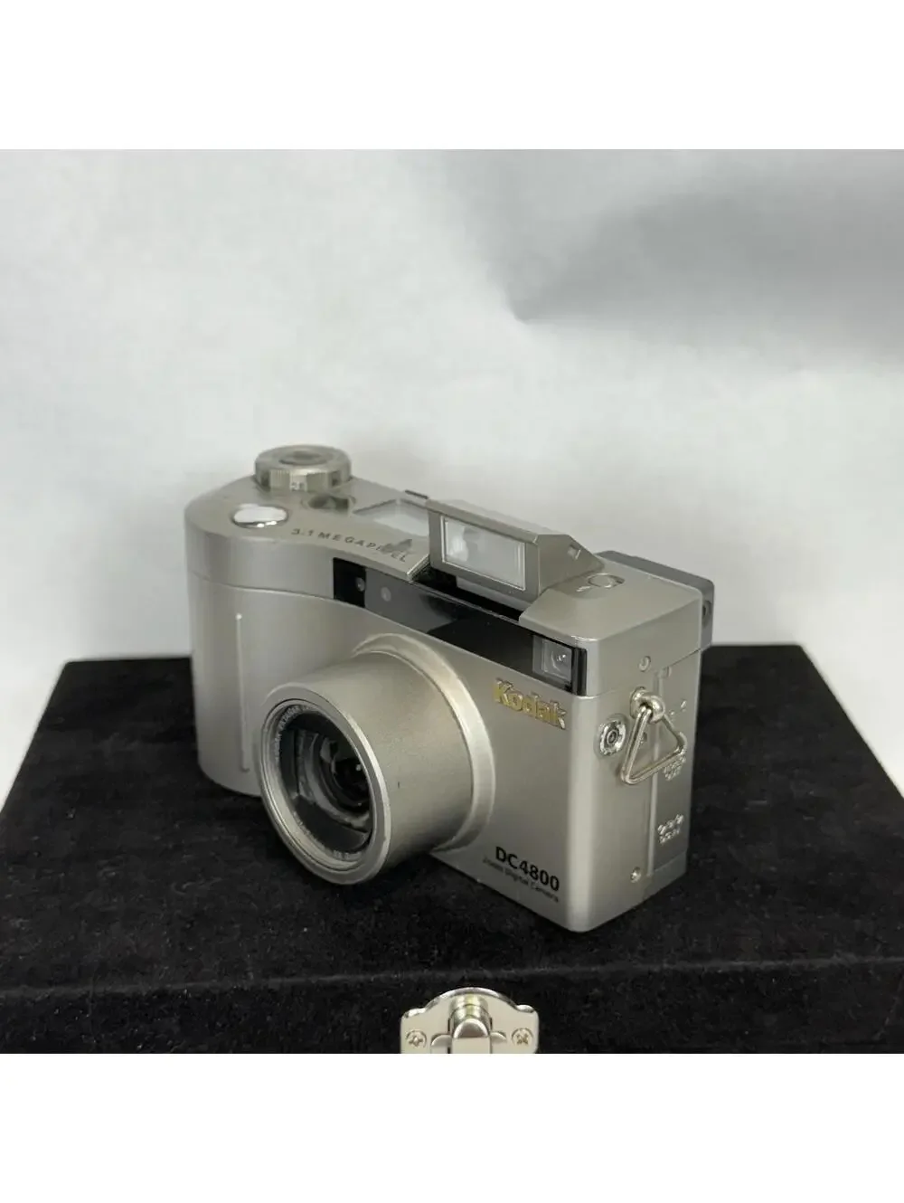 Kodak DC4800 3.1 MP Zoom Digital Camera w/ Battery‎ - For Parts - Untested
